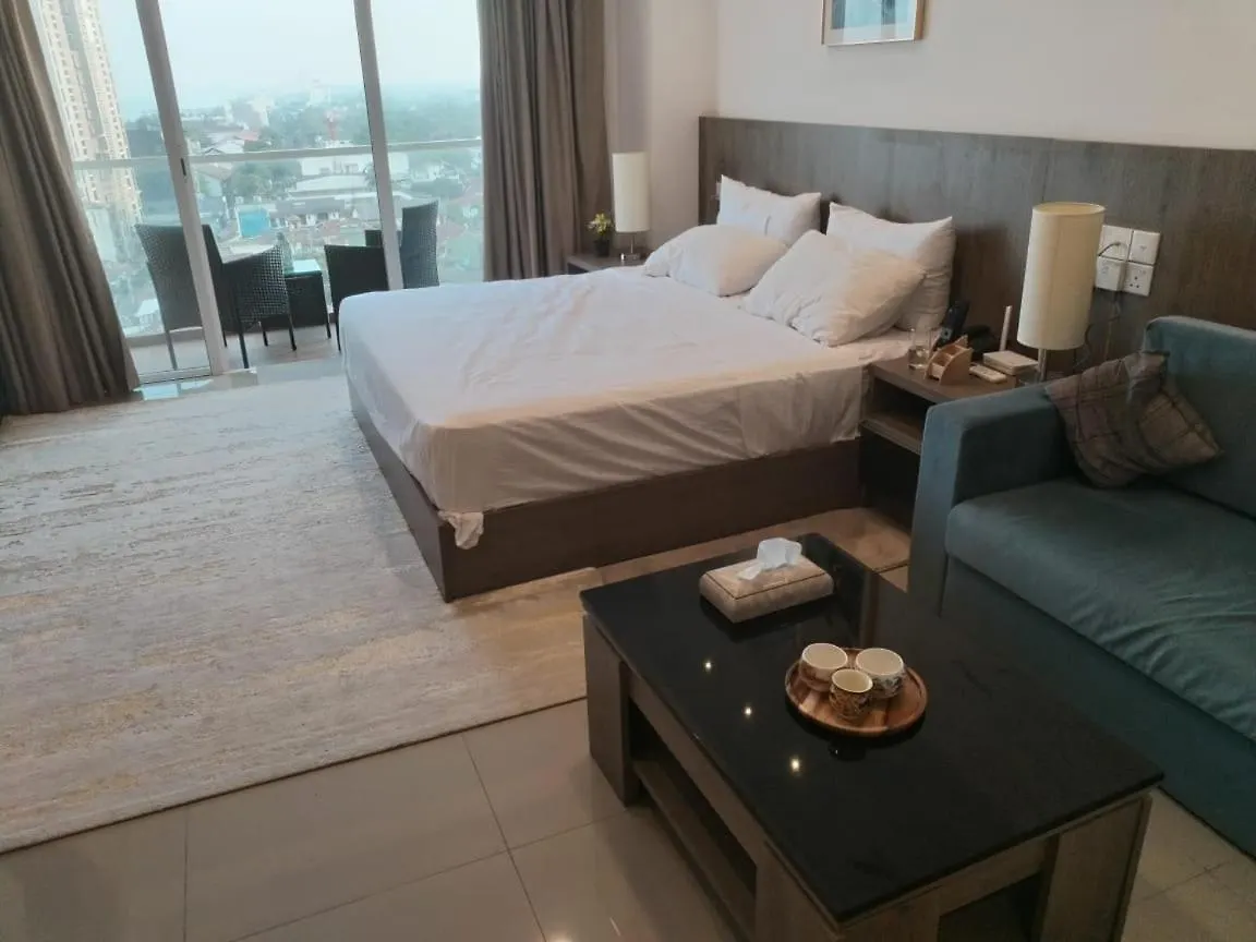 Ocean Breeze Sun Set View Apartment Negombo